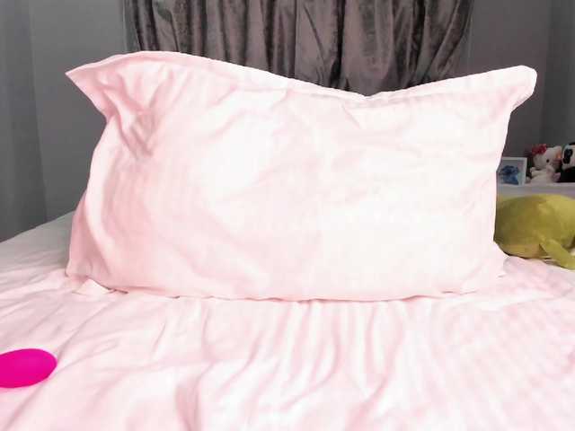 mikkylovely's BongaCams show and profile