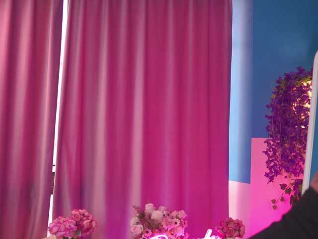 NadyaBlue's BongaCams show and profile