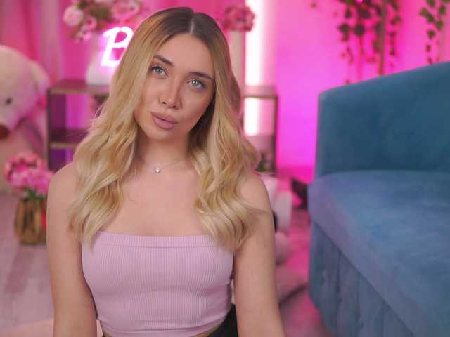 NadyaBlue's BongaCams show and profile