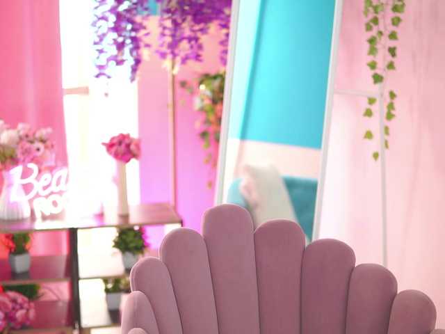 NadyaBlue's BongaCams show and profile