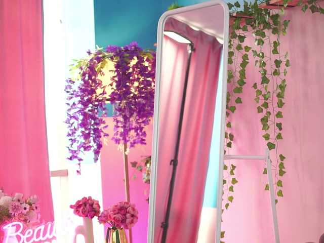 NadyaBlue's BongaCams show and profile