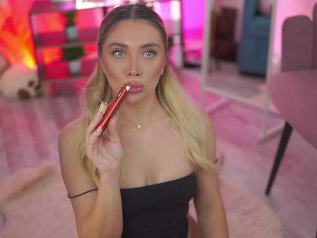 NadyaBlue's BongaCams show and profile