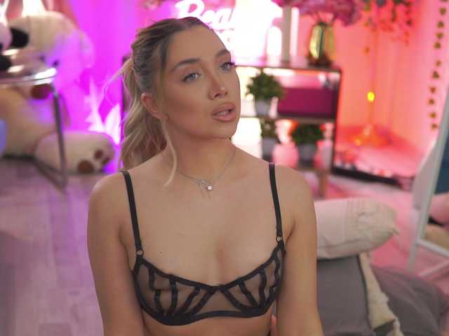 NadyaBlue's BongaCams show and profile