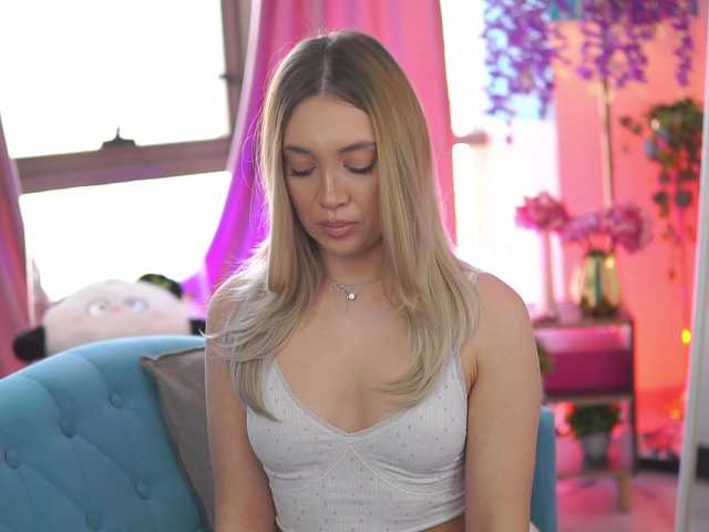 NadyaBlue's BongaCams show and profile