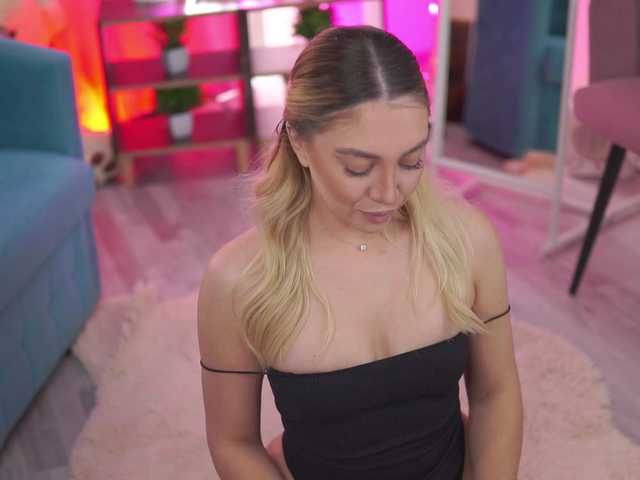 NadyaBlue's BongaCams show and profile