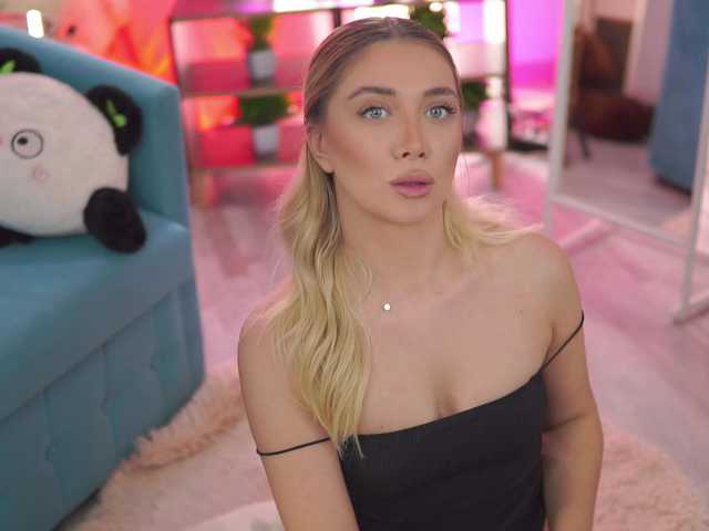 NadyaBlue's BongaCams show and profile