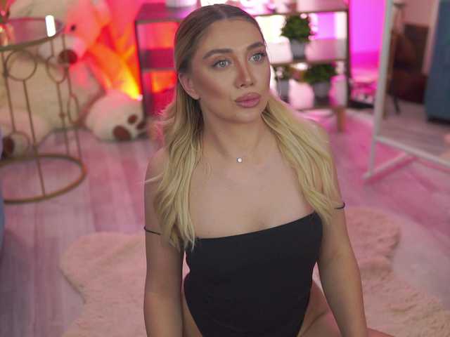 NadyaBlue's BongaCams show and profile