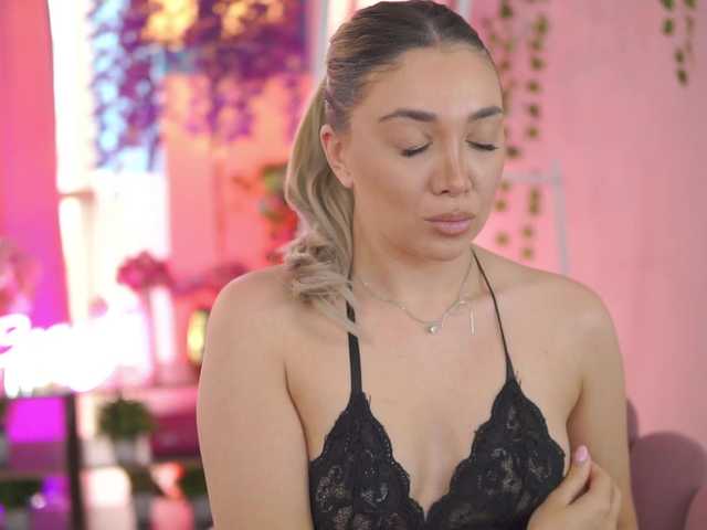 NadyaBlue's BongaCams show and profile