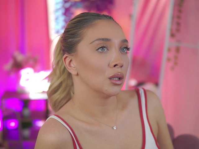 NadyaBlue's BongaCams show and profile