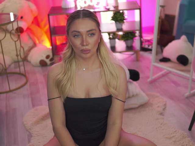 NadyaBlue's BongaCams show and profile