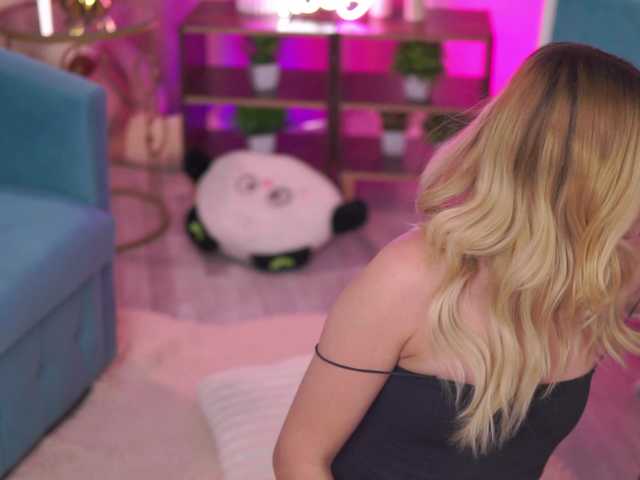 NadyaBlue's BongaCams show and profile