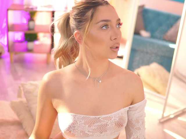 NadyaBlue's BongaCams show and profile