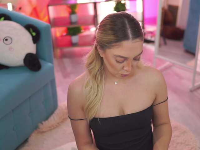 NadyaBlue's BongaCams show and profile