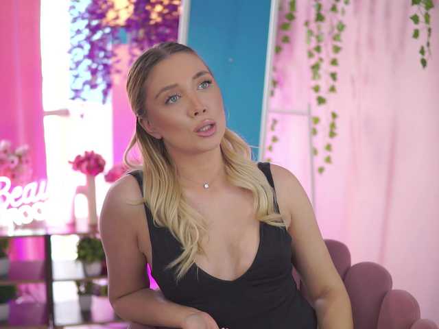 NadyaBlue's BongaCams show and profile