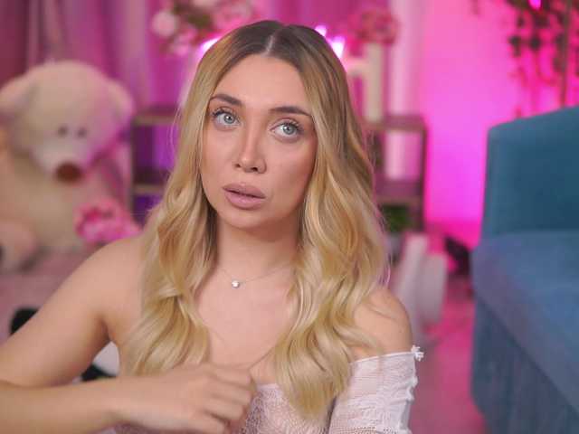 NadyaBlue's BongaCams show and profile