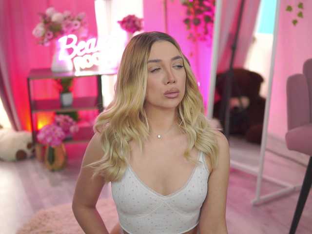 NadyaBlue's BongaCams show and profile