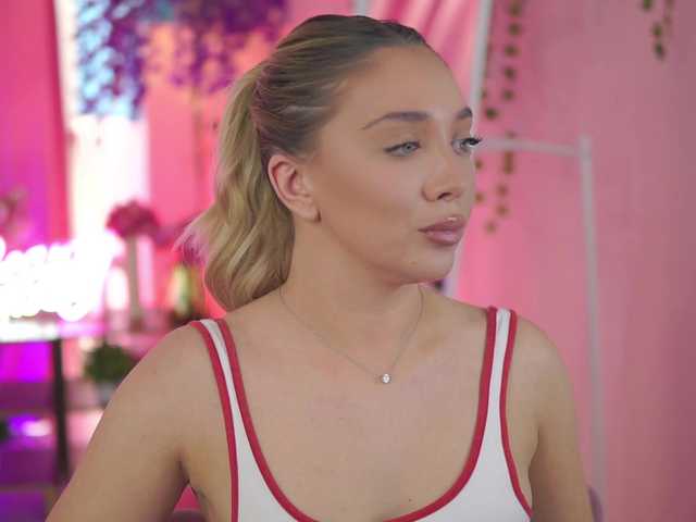 NadyaBlue's BongaCams show and profile