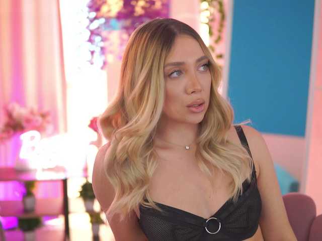 NadyaBlue's BongaCams show and profile