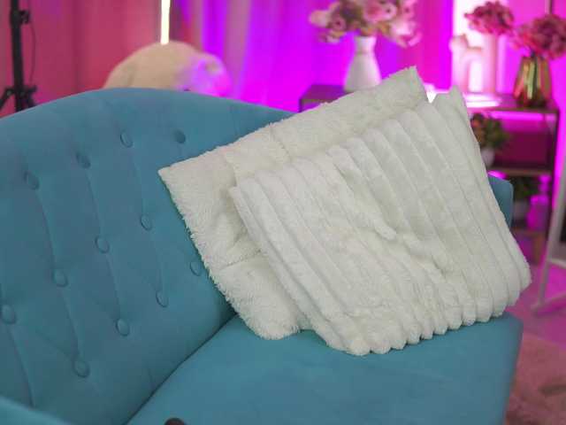 NadyaBlue's BongaCams show and profile