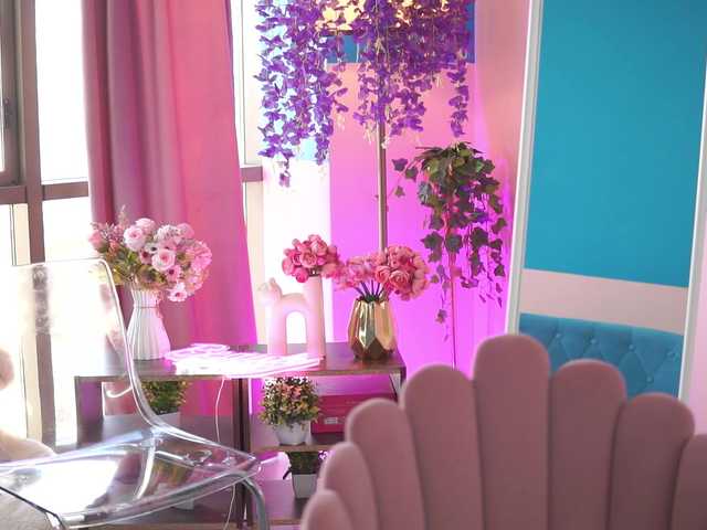 NadyaBlue's BongaCams show and profile