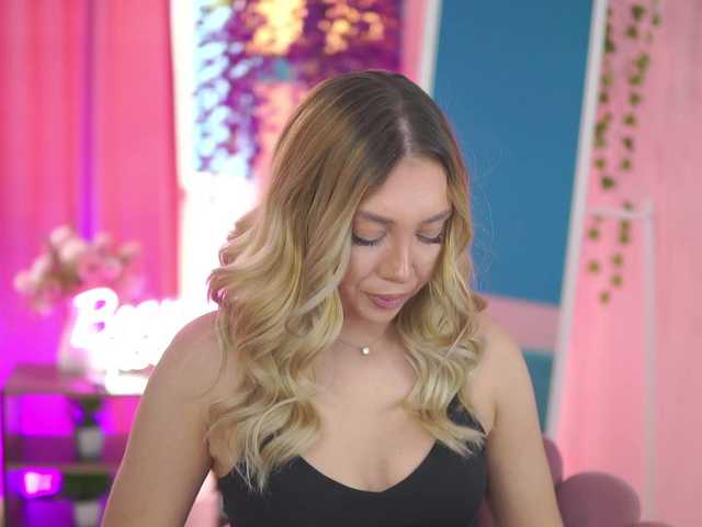 NadyaBlue's BongaCams show and profile