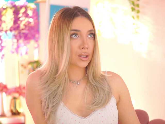 NadyaBlue's BongaCams show and profile