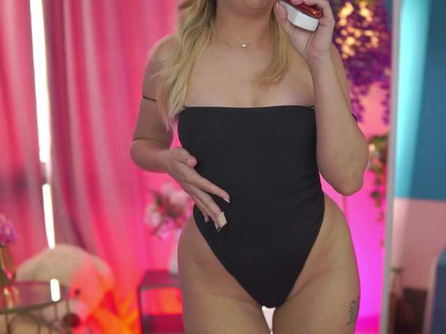 NadyaBlue's BongaCams show and profile