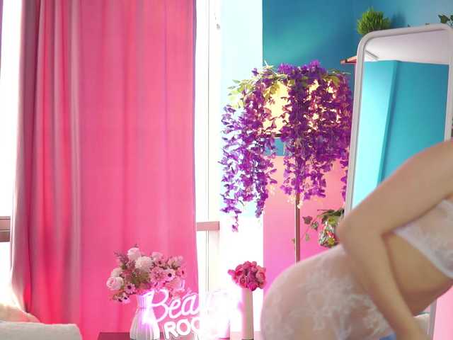 NadyaBlue's BongaCams show and profile