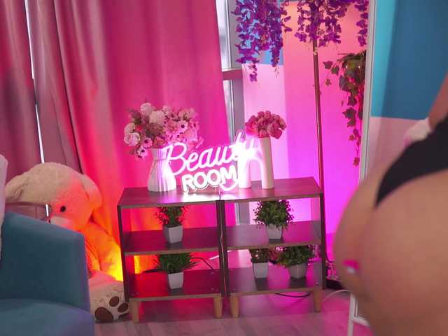 NadyaBlue's BongaCams show and profile