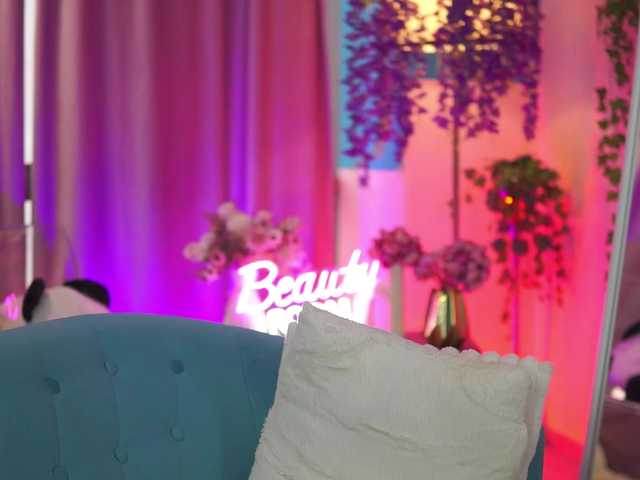 NadyaBlue's BongaCams show and profile