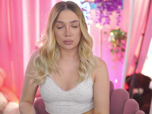 NadyaBlue's BongaCams show and profile