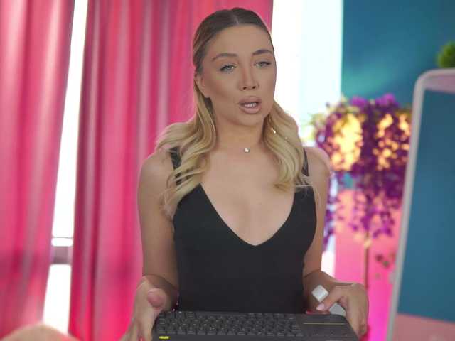 NadyaBlue's BongaCams show and profile