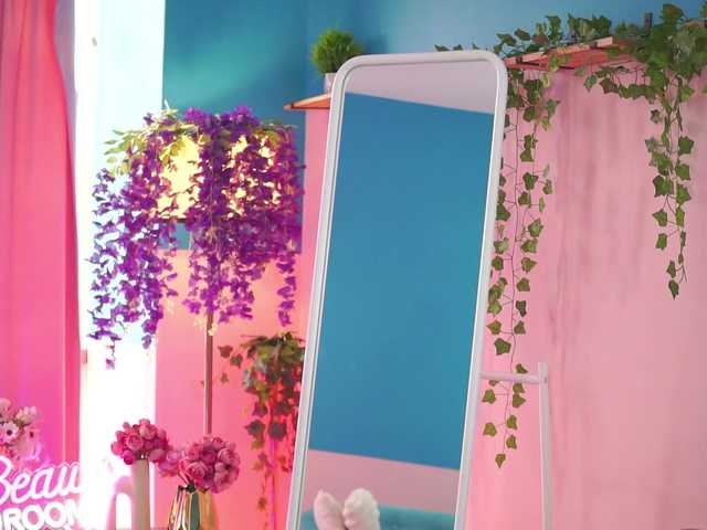 NadyaBlue's BongaCams show and profile