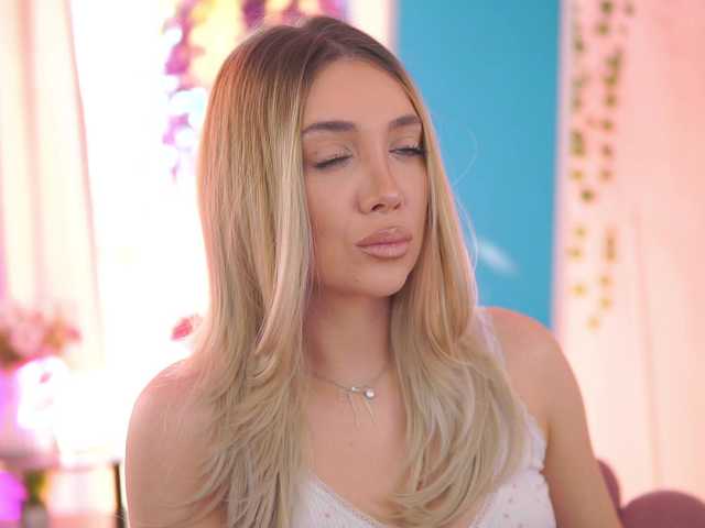 NadyaBlue's BongaCams show and profile