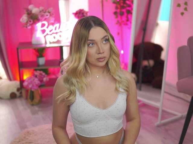 NadyaBlue's BongaCams show and profile