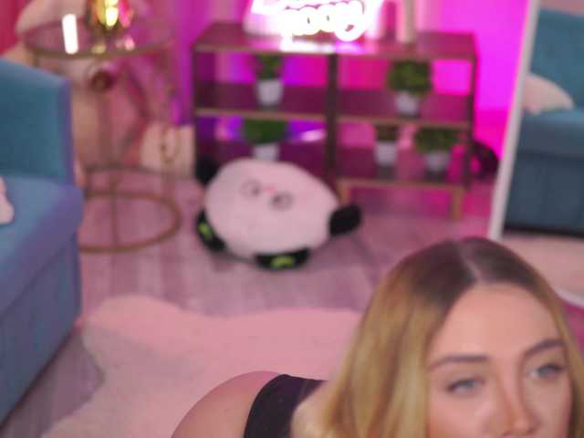 NadyaBlue's BongaCams show and profile