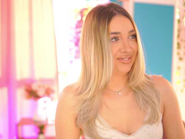 NadyaBlue's BongaCams show and profile