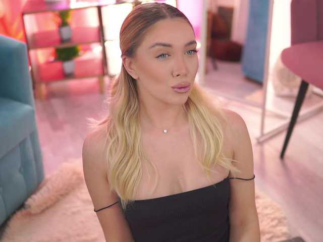 NadyaBlue's BongaCams show and profile