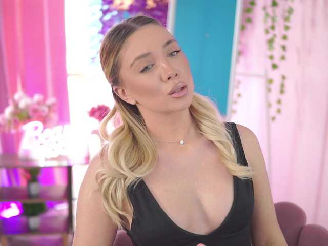 NadyaBlue's BongaCams show and profile