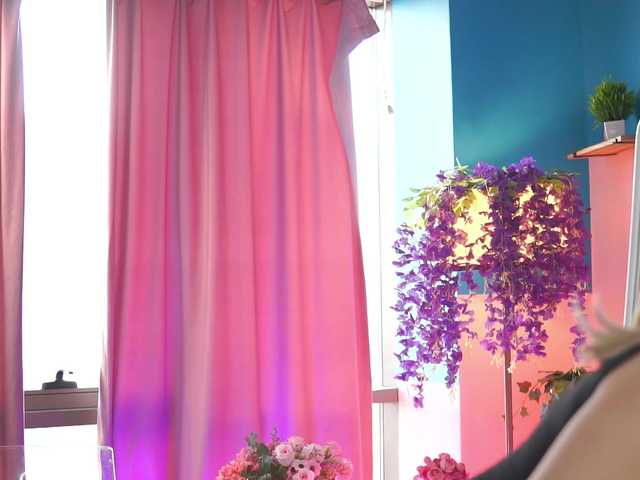 NadyaBlue's BongaCams show and profile