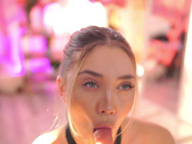 NadyaBlue's BongaCams show and profile