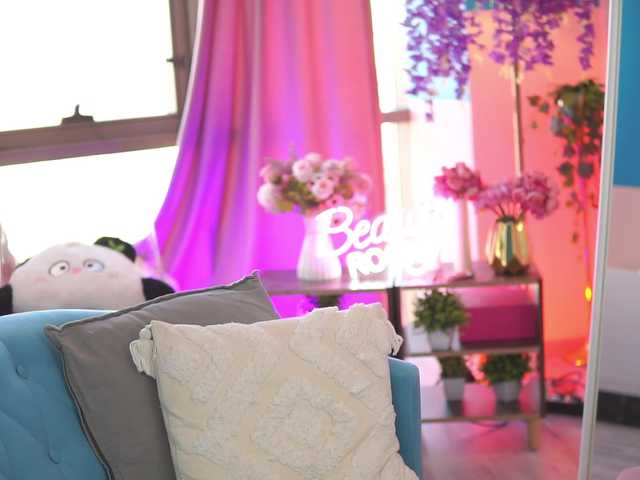 NadyaBlue's BongaCams show and profile