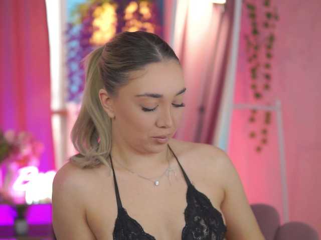 NadyaBlue's BongaCams show and profile