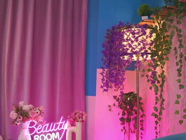 NadyaBlue's BongaCams show and profile