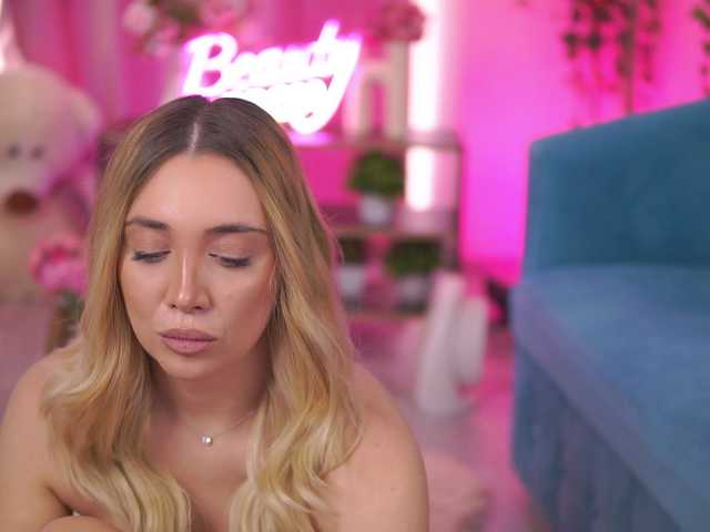 NadyaBlue's BongaCams show and profile