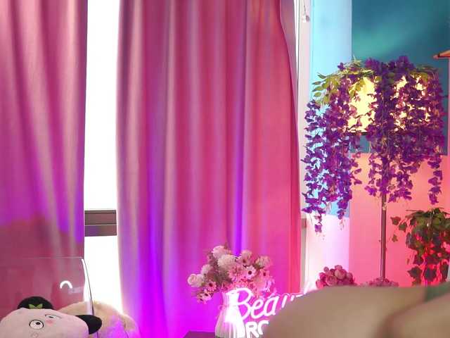 NadyaBlue's BongaCams show and profile