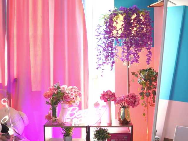 NadyaBlue's BongaCams show and profile