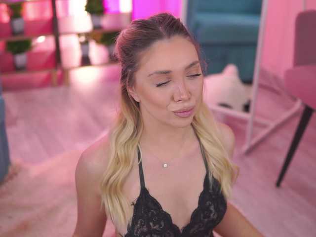 NadyaBlue's BongaCams show and profile