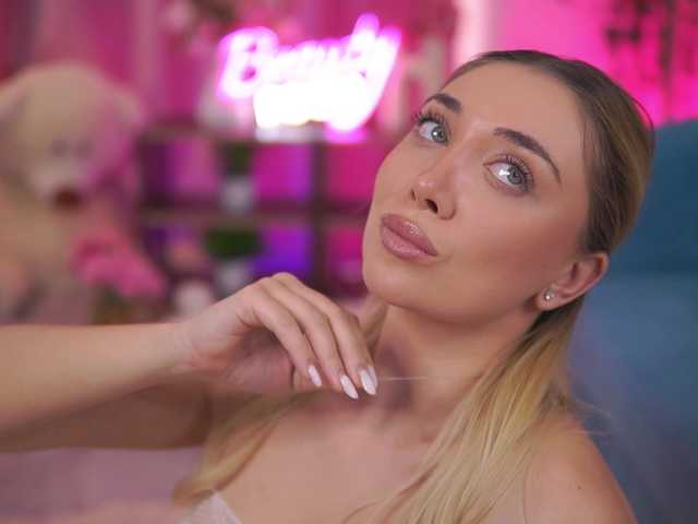 NadyaBlue's BongaCams show and profile