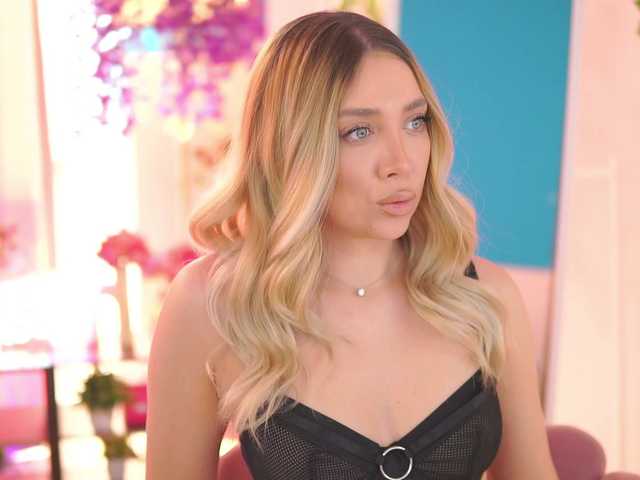 NadyaBlue's BongaCams show and profile